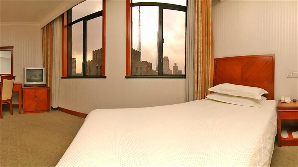 Hotel Jin Jiang Metropole 4*
